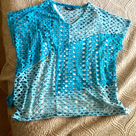 Onque Casuals Tops - Blue shirt w zipper detail